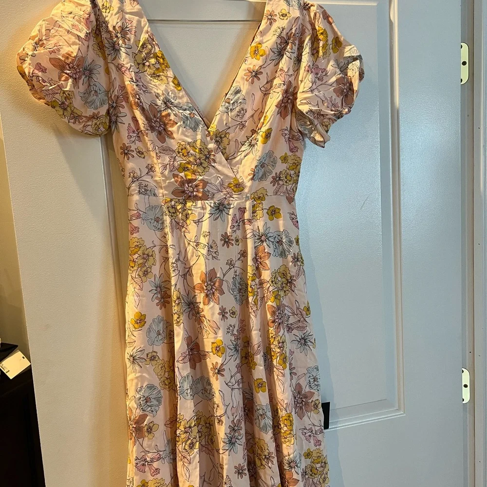 Lulu’s Midi Dress - Picture 1 of 4